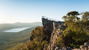 lefleuveencouleurs | The Pinnacle Lookout: Visit The Pinnacle Lookout for breathtaking scenery