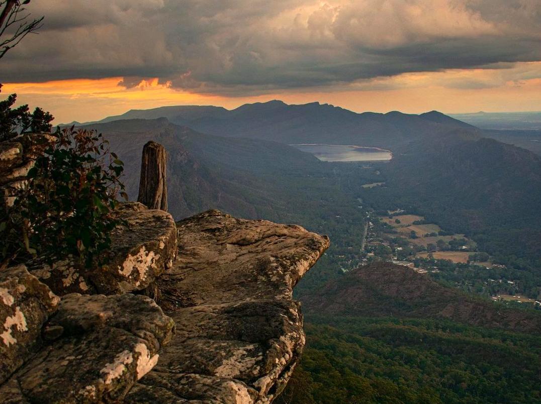 lefleuveencouleurs | Grampians National Park: Explore the diverse landscapes of Grampians National Park.