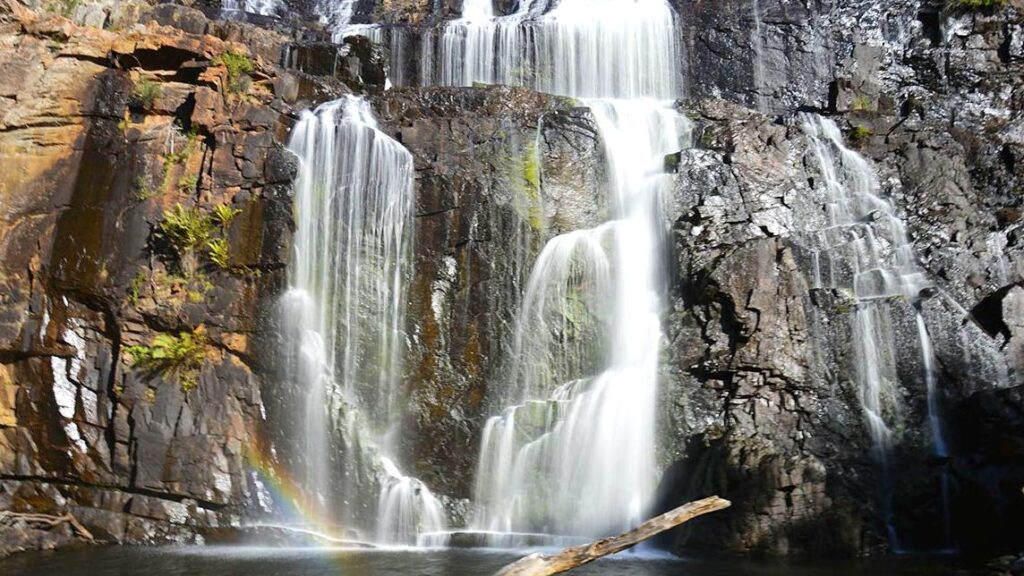 lefleuveencouleurs | Mackenzie Falls: Marvel at the beauty of Mackenzie Falls