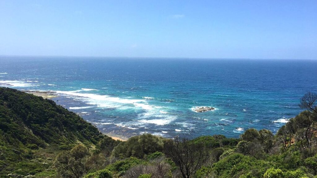 lefleuveencouleurs | Johanna Beach: Serenity on the Shipwreck Coast