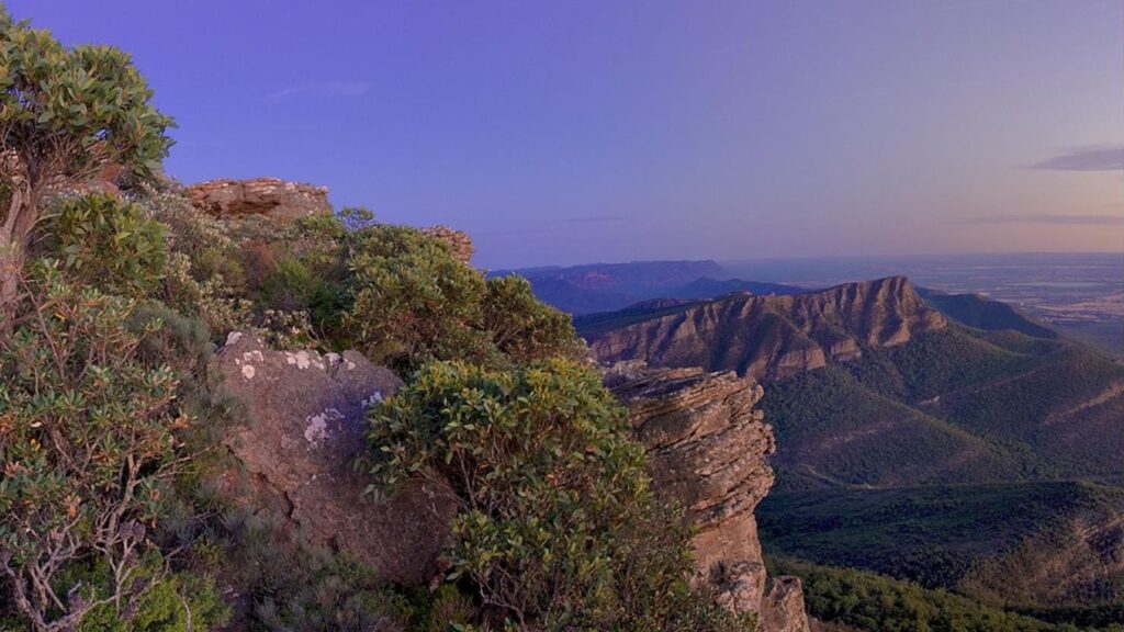 lefleuveencouleurs | Grampians National Park: Explore the diverse landscapes of Grampians National Park.